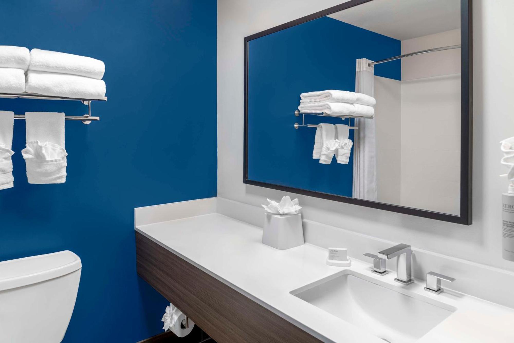 Spark By Hilton Lansing Ngoại thất bức ảnh